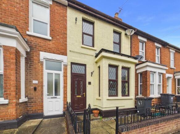 3 bed property, in Hatfield Road, £230,000