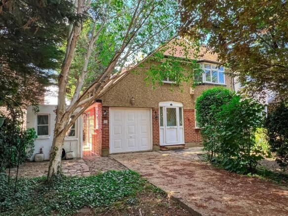 3 bed property, in Park Way, £675,000