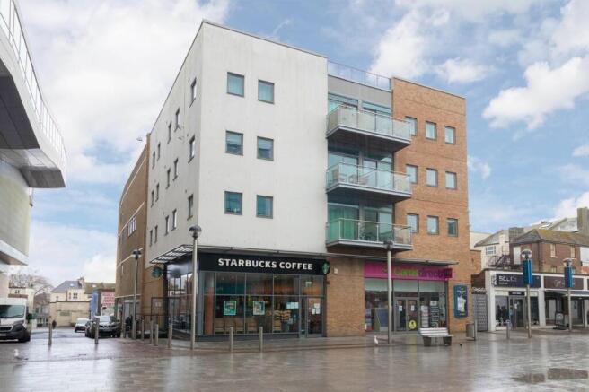1 bed property, in Oxford Terrace, £55,000