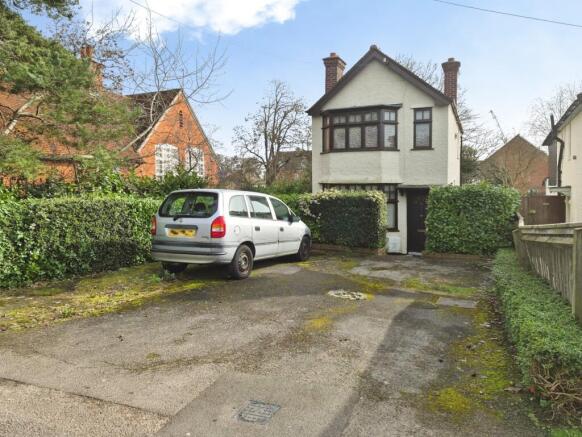 3 bed property, in Sandford Road, £425,000