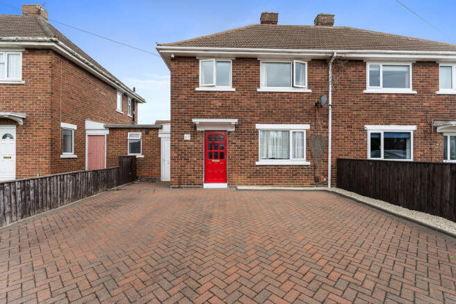 3 bed property, in Sandringham Road, £175,000