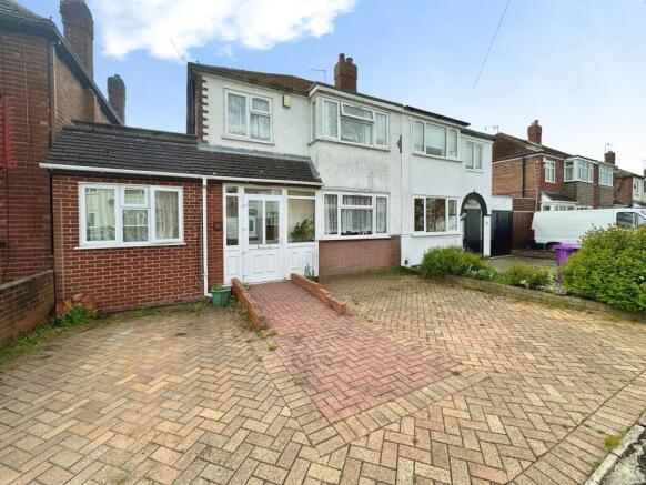 4 bed property, in Springhill Road, £270,000