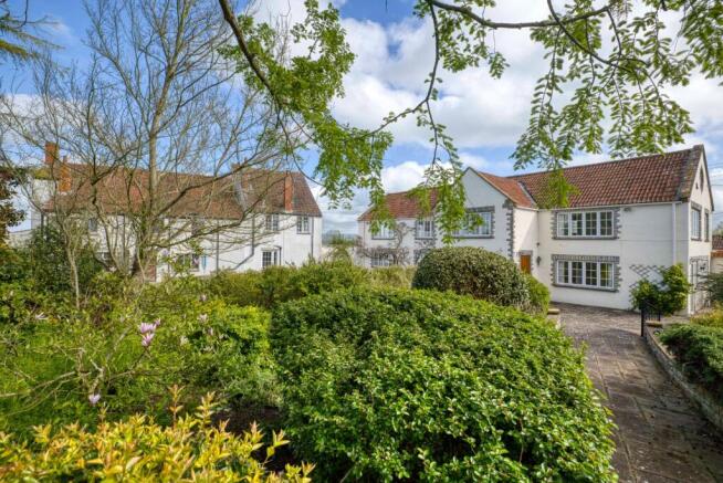 8 bed property, in Meare, £725,000