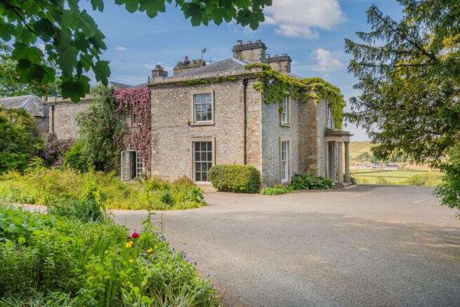 5 bed property, in Summerfield House, £1,600,000