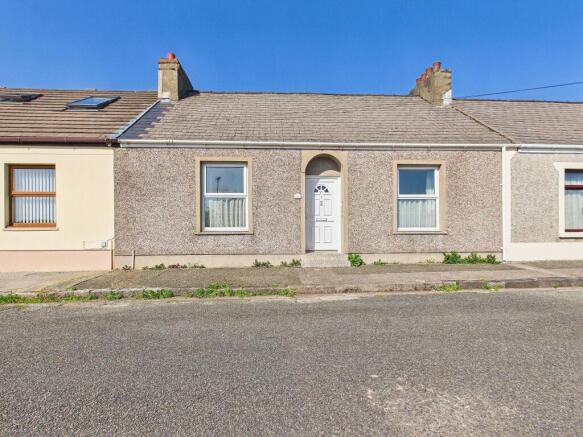 3 bed property, in North Street, £135,000