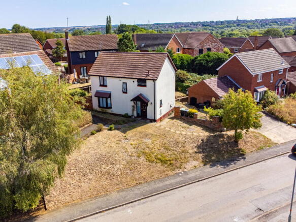 4 bed property, in Thomas Flawn Road, £325,000
