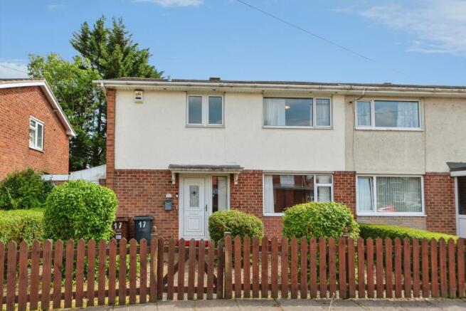 3 bed property, in Amble Close, £170,000