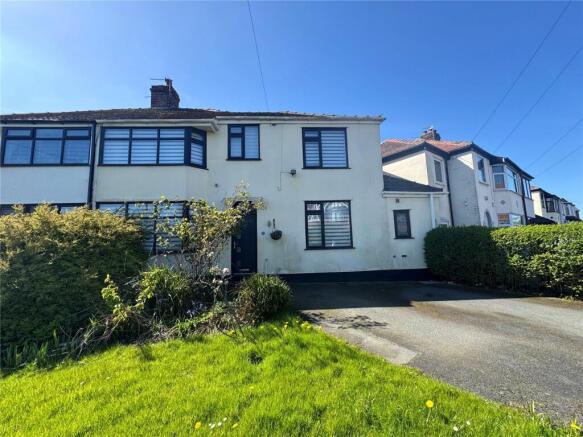 5 bed property, in Low Moor Road, £200,000