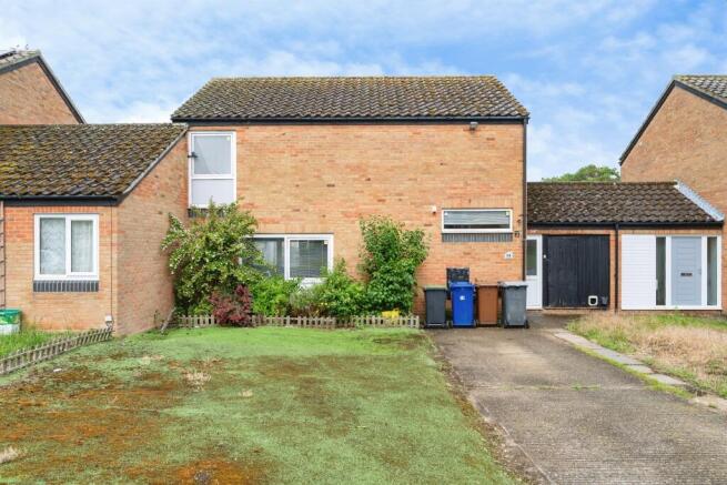 3 bed property, in Earls Field, £230,000