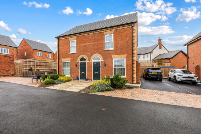 2 bed property, in Hodgetts Street, £240,000