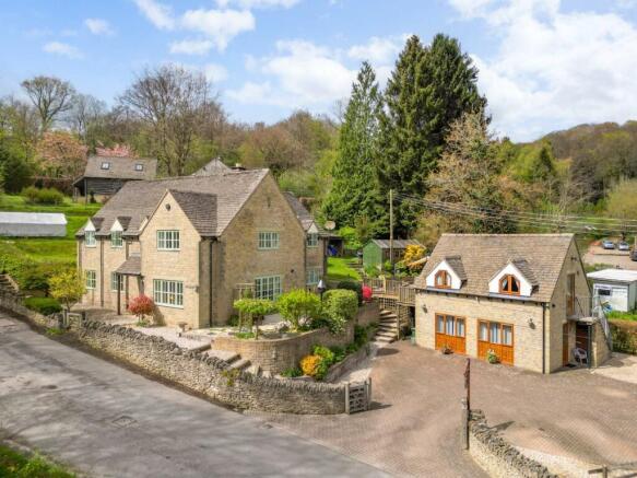 7 bed property, in Cranham, £1,250,000