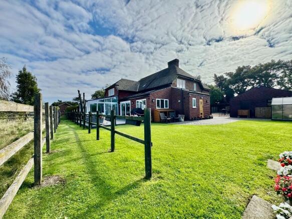 4 bed property, in Badgers Rake Lane, £750,000