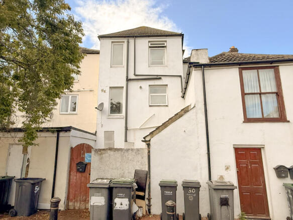 3 bed property, in Bemisters Lane, £125,000