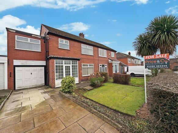 4 bed property, in Butterfield Road, £300,000