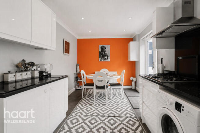 3 bed property, in Roosevelt Avenue, £280,000