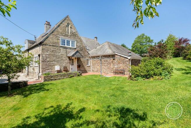 4 bed property, in Liskeard PL14, £650,000