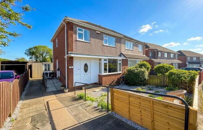 3 bed property, in Coniston Avenue, £200,000