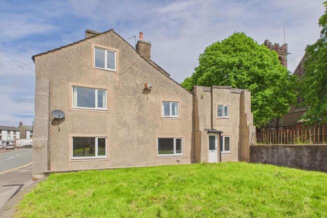 3 bed property, in South Street, £80,000
