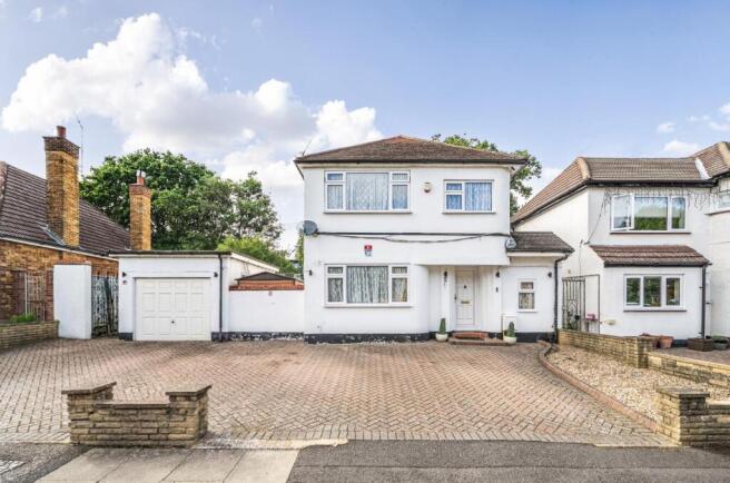 3 bed property, in Wilsmere Drive, £900,000