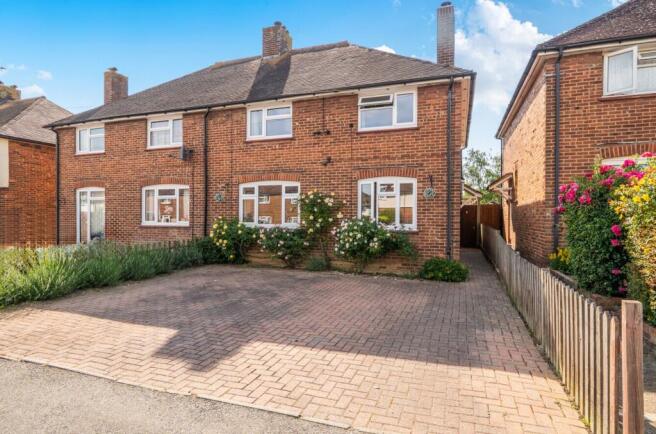 3 bed property, in The Chase, £425,000