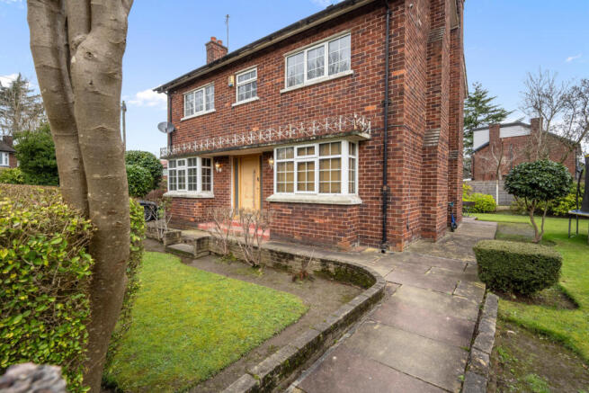 5 bed property, in Beechpark Avenue, £650,000