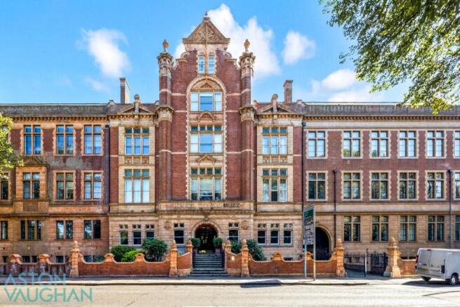 2 bed property, in Richmond Terrace, £240,000