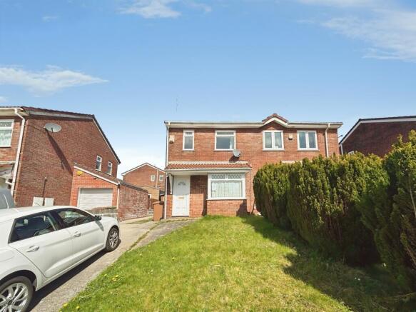 3 bed property, in Heol Morien, £130,000