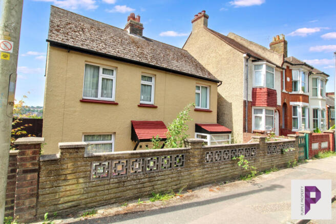 2 bed property, in Longhill Avenue, £255,000