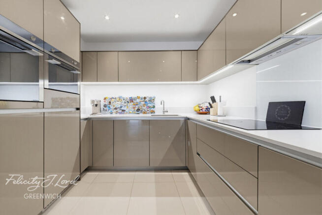 1 bed property, in Rennie Street, £350,000