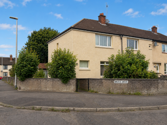 3 bed property, in Bruce Drive, £154,000