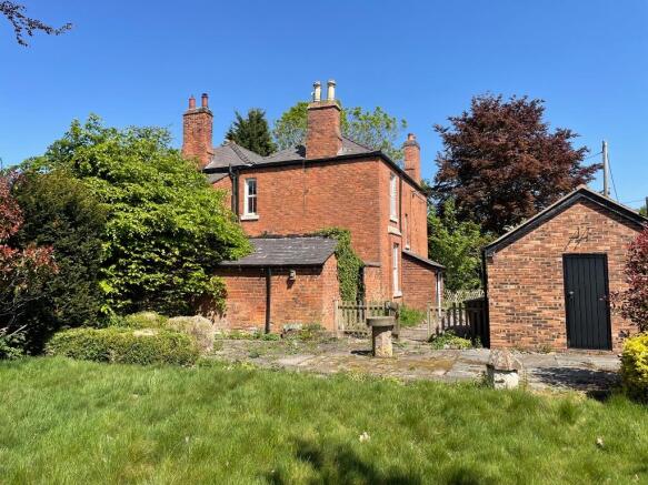 3 bed property, in School Lane, £350,000