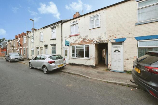 3 bed property, in Newton Street, £130,000