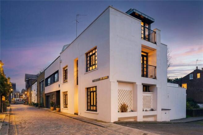 4 bed property, in Rochester Mews, £2,200,000