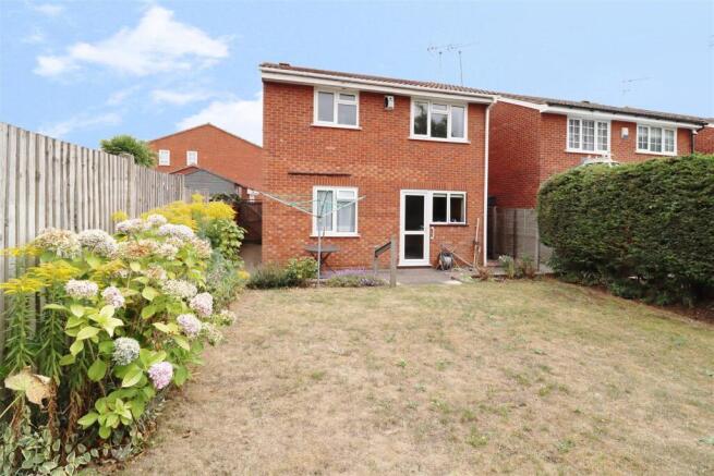 3 bed property, in Elmbourne Drive, £475,000