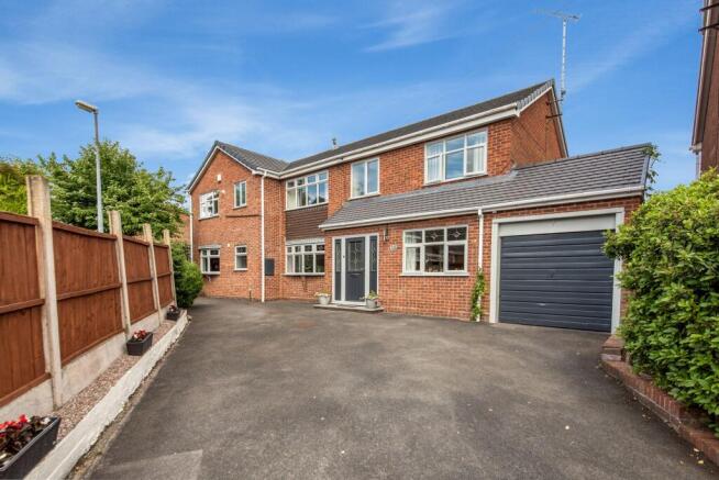 6 bed property, in Ounsdale Crescent, £550,000