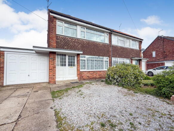 3 bed property, in Burden Road, £190,000