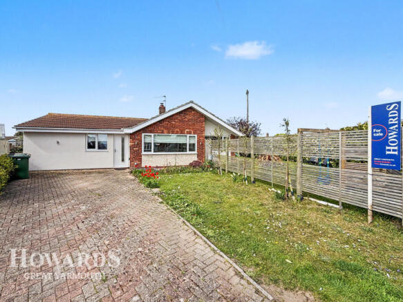 3 bed property, in Meadow Rise, £300,000