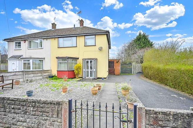 3 bed property, in Staffordshire ST16, £35,000