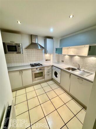 2 bed property, in Cheapside, £210,000