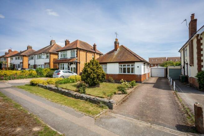 2 bed property, in Swithland Lane, £425,000