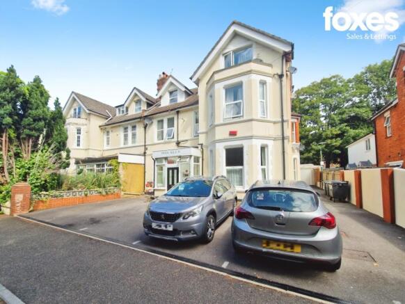 10 bed property, in Spencer Road, £950,000