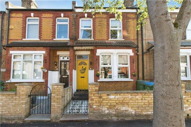 4 bed property, in Abbey Grove, £700,000