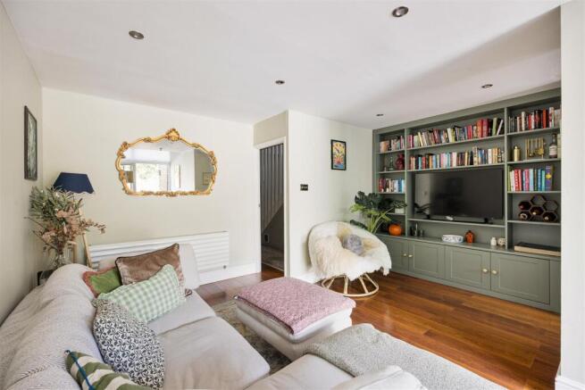 2 bed property, in Legion Close, £1,000,000