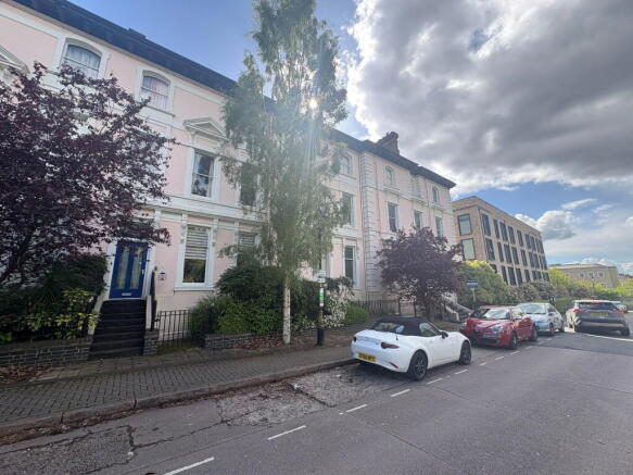 1 bed property, in Princess Road East, £110,000