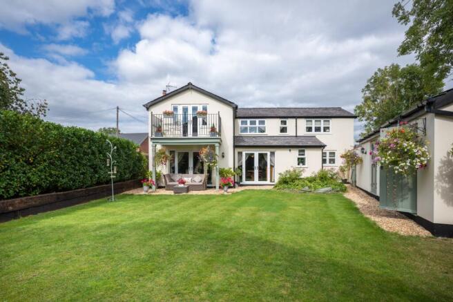 3 bed property, in The Gravel, £699,950