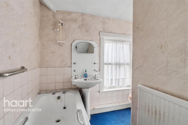 3 bed property, in Sidney Street, £250,000