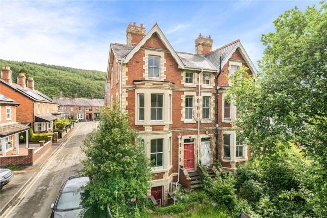 5 bed property, in 7 West Street, £225,000