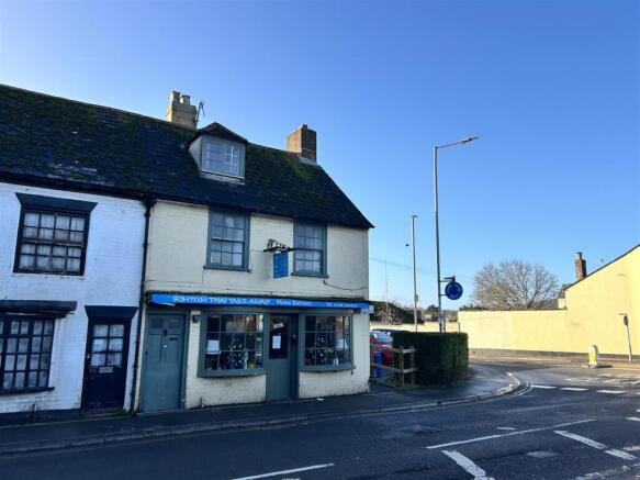 2 bed property, in West Street, £225,000