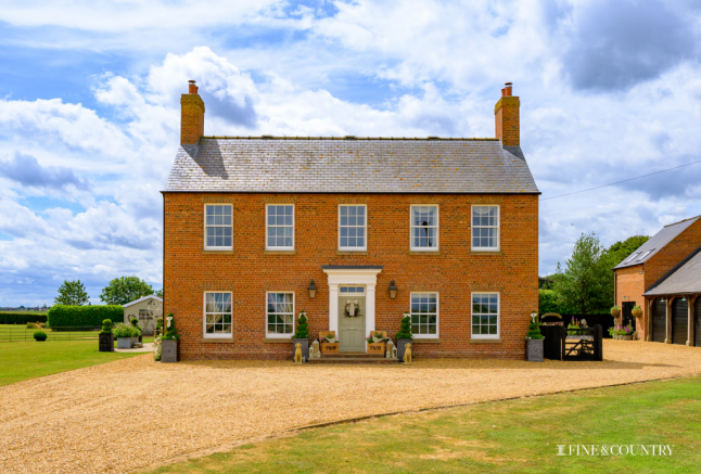 4 bed property, in Crowland, £900,000