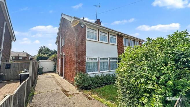 3 bed property, in Westdale Road, £160,000